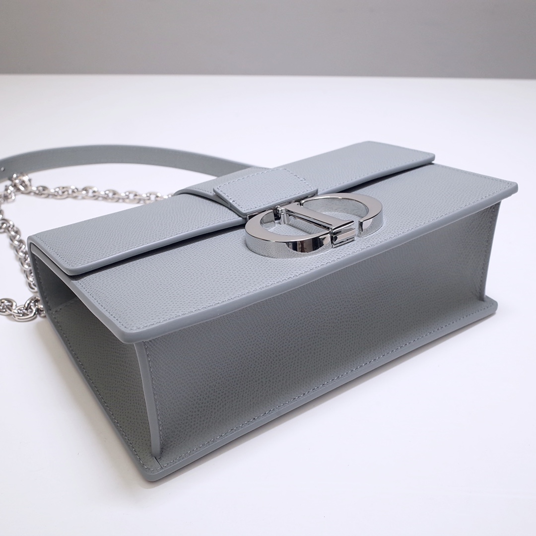 30 Montaigne Chain Bag Grey Grained Calfskin